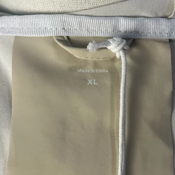 NWT Rains Curve Hooded Jacket -XL - Picture 10 of 14